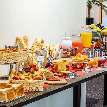 Mercure Maurepas Saint Quentin Buitenkant foto
