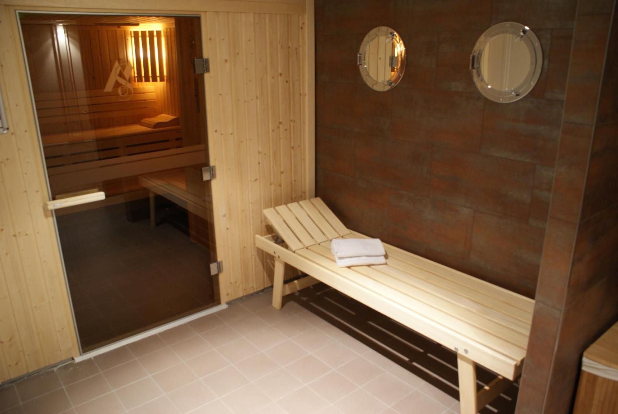 Mercure Maurepas Saint Quentin Buitenkant foto